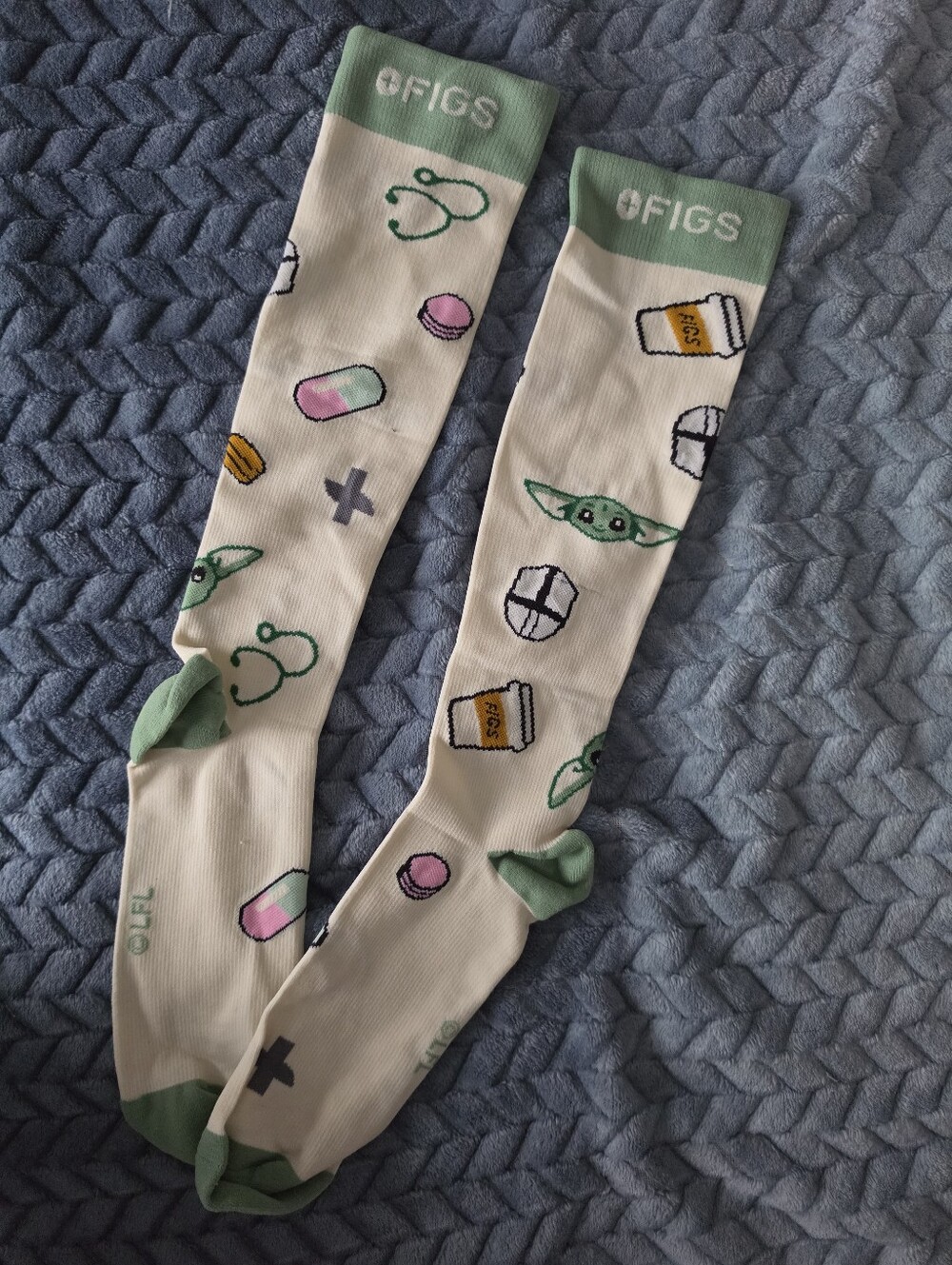 New Figs Compression Socks Star Wars  Yoda  Socks Sz L